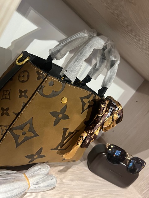 Capucines LV Réplica Premium! 
