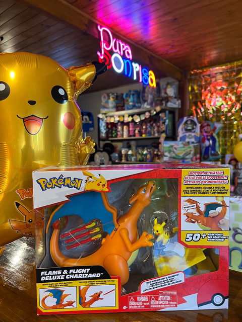 Pokemon Delux Charizard Original EEUU! 