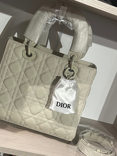 Lady Dior Mediana Réplica Premium!!! 
