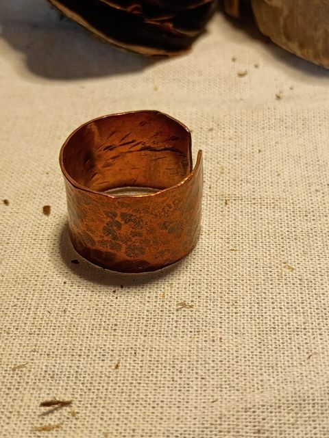 ANILLO DE COBRE TEXTURADO ANCHO 